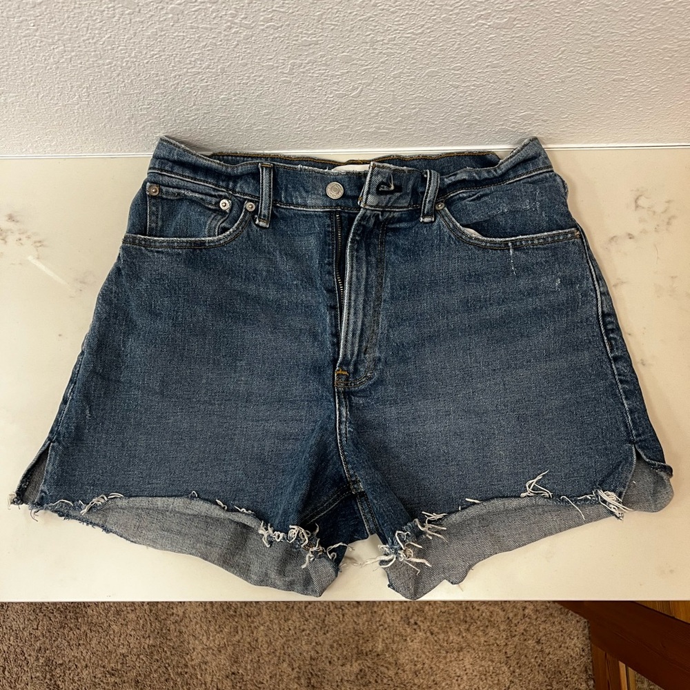 Abercrombie & Fitch Curve Love 4” Mom Short High Rise